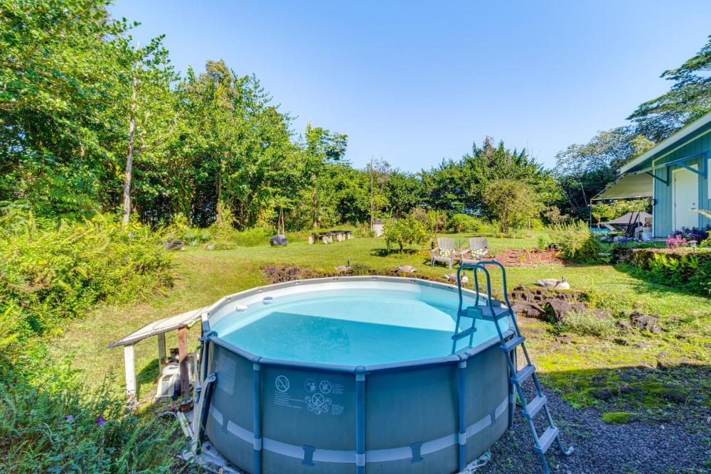 Keaau Apartment on Beautiful Acre with Pool and Deck!